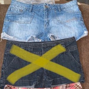 Women’s / Junior’s Jean Shorts - Size 13